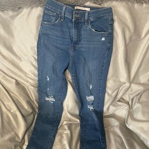 Levi’s 711 skinny jeans